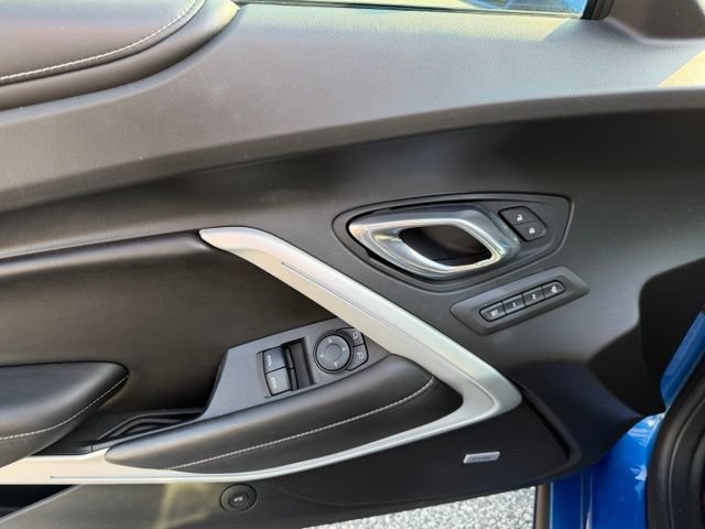 Used 2017 Chevrolet Camaro SS RWD image 7