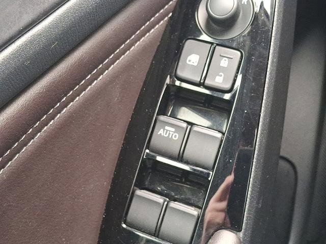 Used 2017 MAZDA MAZDA3 Grand Touring image 25