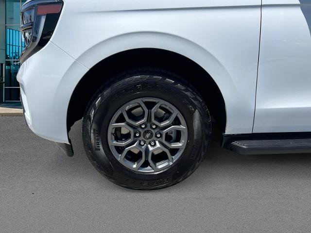Certified 2025 Ford Expedition Active RWD image 9