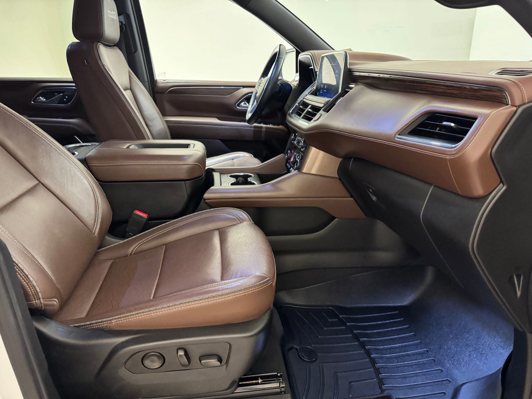 Used 2023 Chevrolet Tahoe High Country image 24