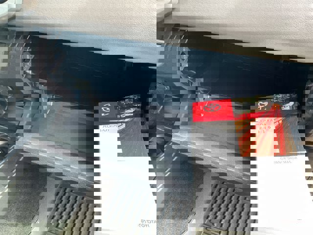 Used 2019 Toyota Tacoma SR5 AWD/4WD image 29