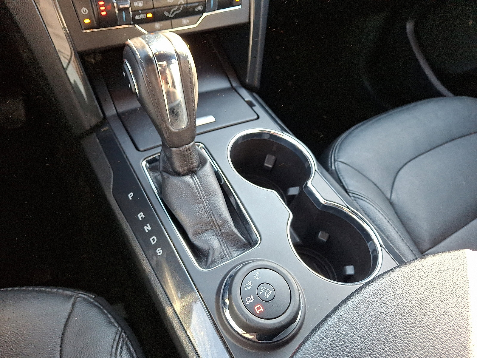 Certified 2018 Ford Explorer XLT w/ Equipment Group 202A image 17