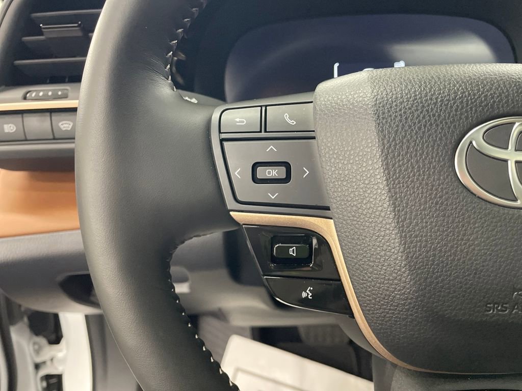 Used 2025 Toyota Crown Limited image 20