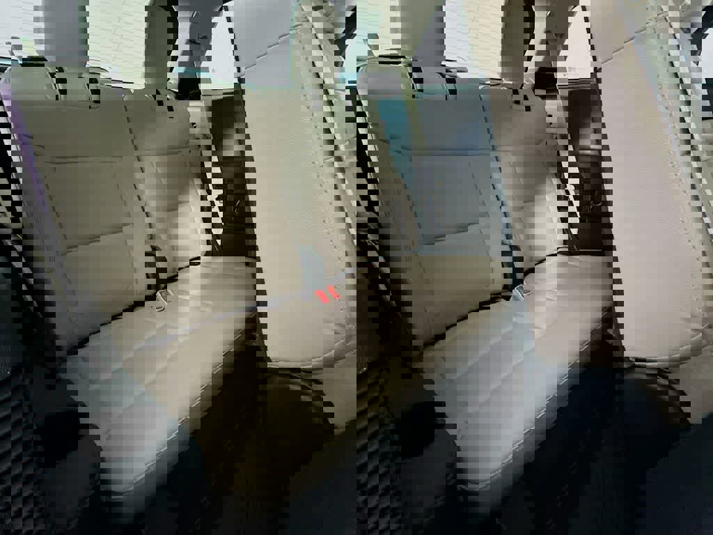 Certified 2020 Ford Explorer XLT w/ Equipment Group 202A image 33