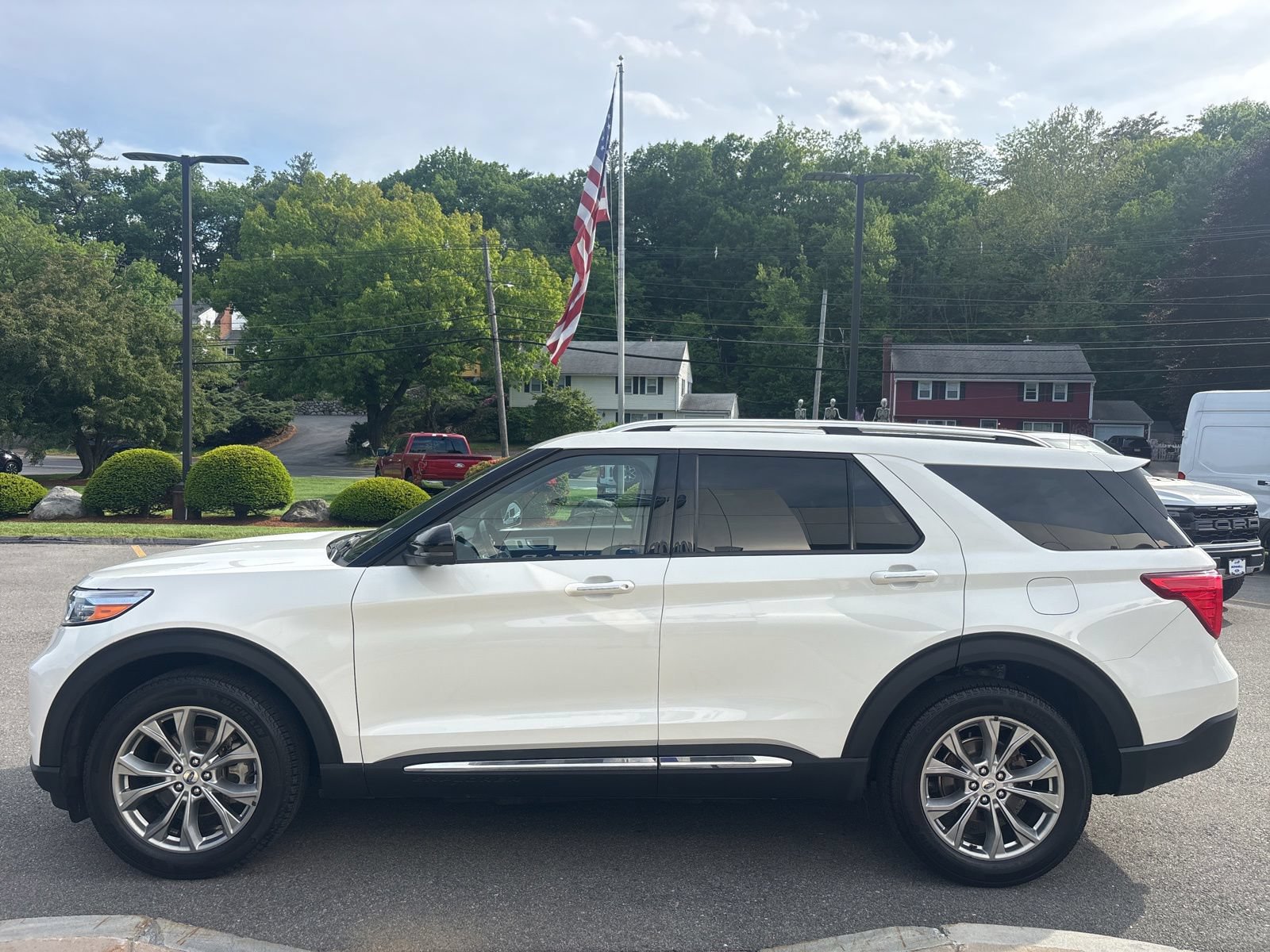 Certified 2023 Ford Explorer Limited w/ Limited Technology Package AWD/4WD image 6