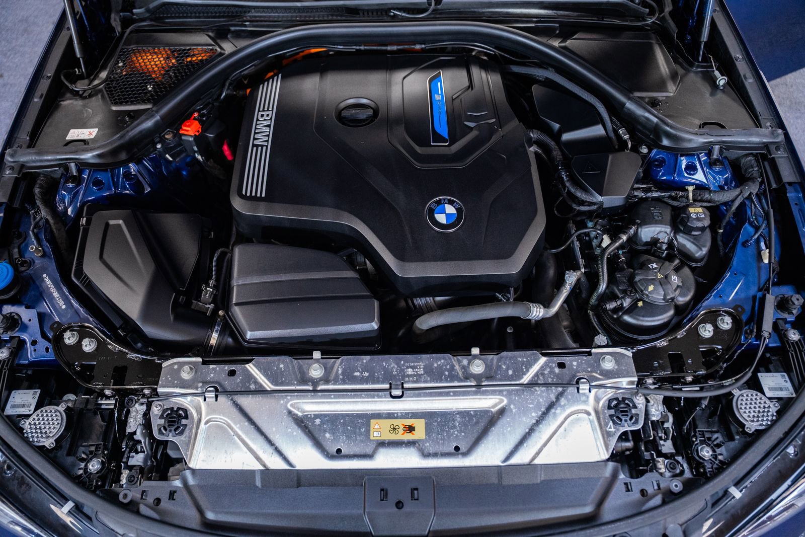 Used 2022 BMW 330e xDrive w/ Premium Package AWD/4WD image 18