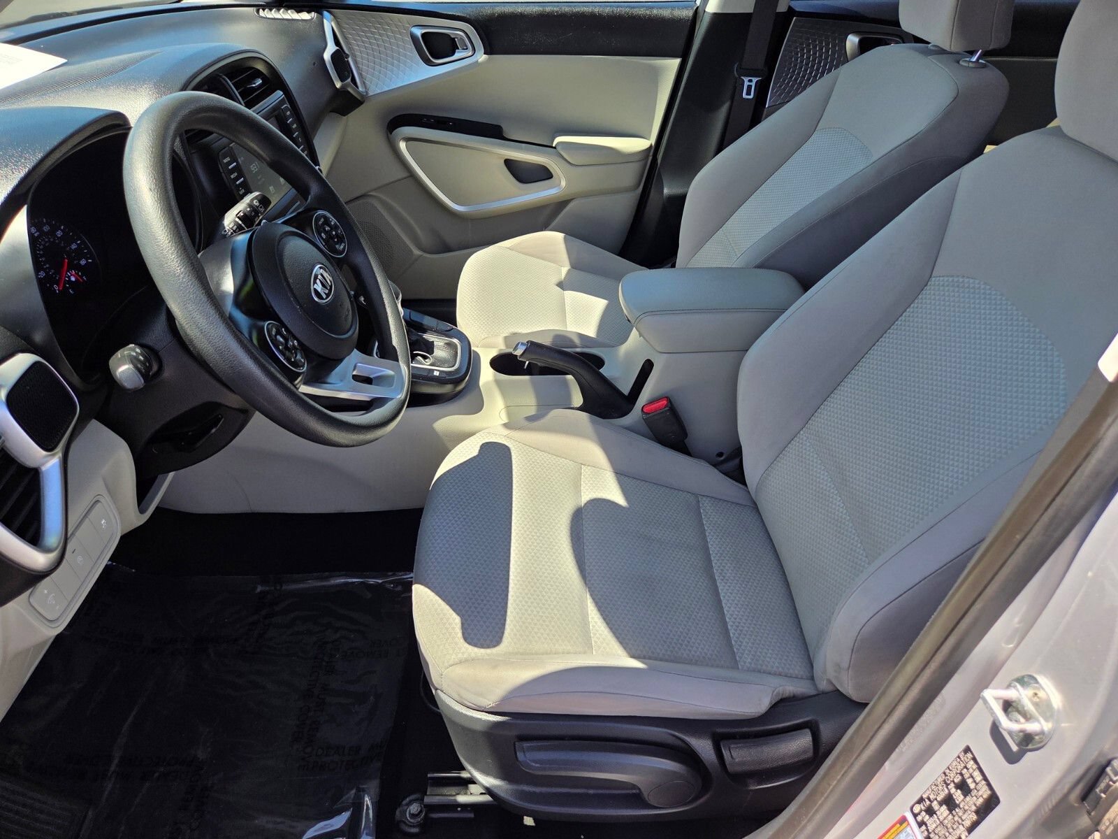 Used 2020 Kia Soul LX FWD image 10
