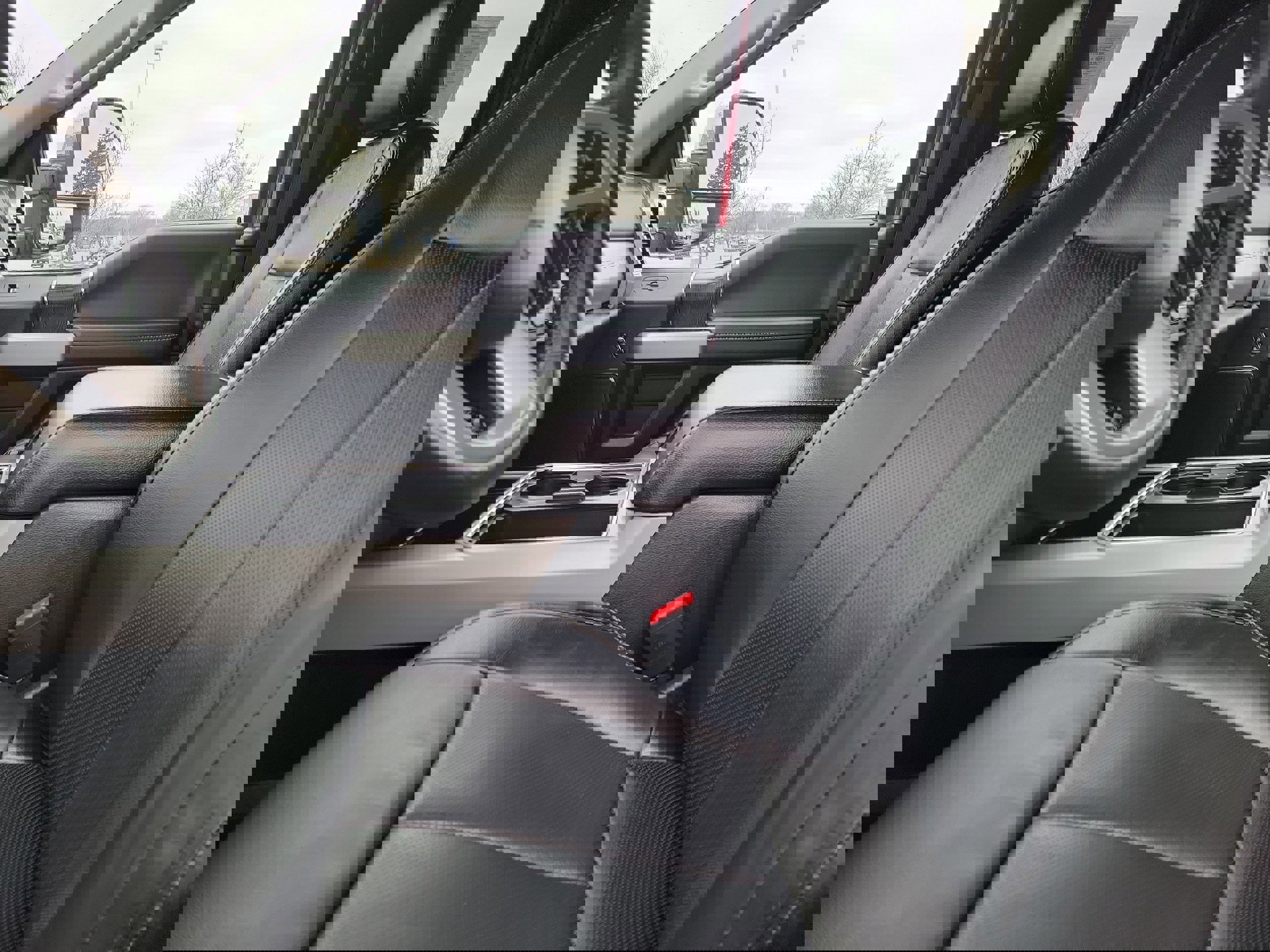 Certified 2020 Ford F350 Lariat w/ Chrome Package image 22