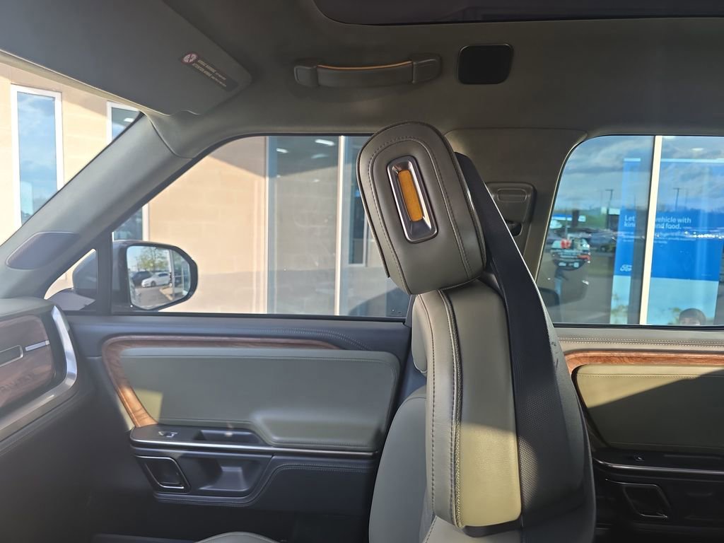 Used 2022 Rivian R1T Adventure image 39