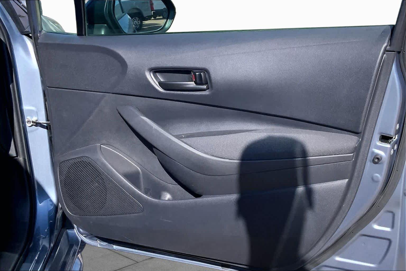 Used 2025 Toyota Corolla LE FWD image 23