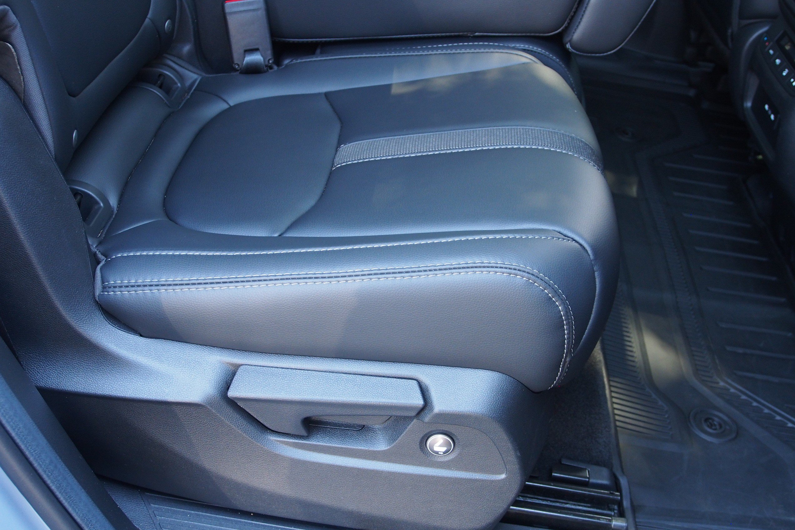 Used 2025 Honda Pilot Touring image 16