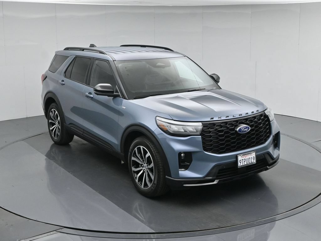 Certified 2025 Ford Explorer ST-Line w/ Premium Package RWD image 42
