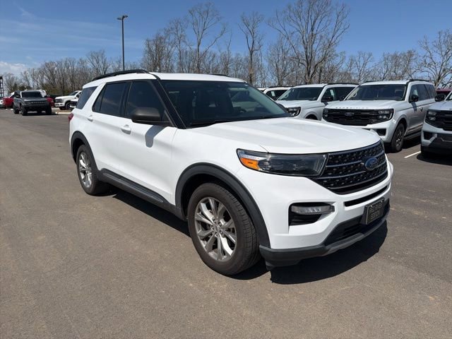 Certified 2021 Ford Explorer XLT w/ Equipment Group 202A image 4