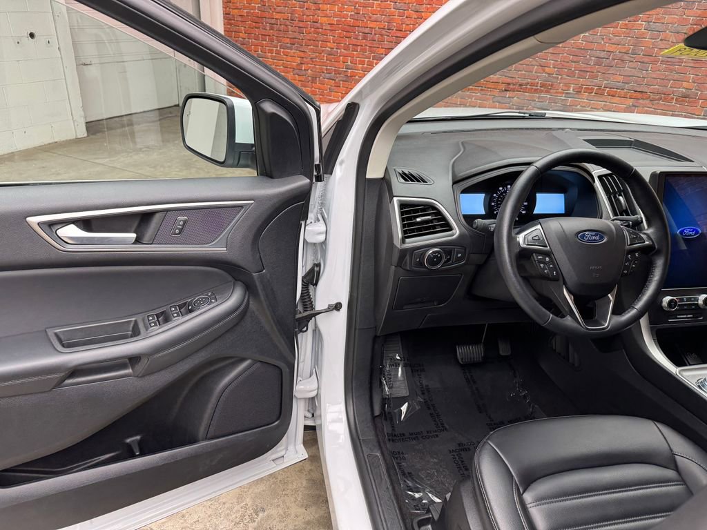 Certified 2024 Ford Edge SEL AWD/4WD image 7