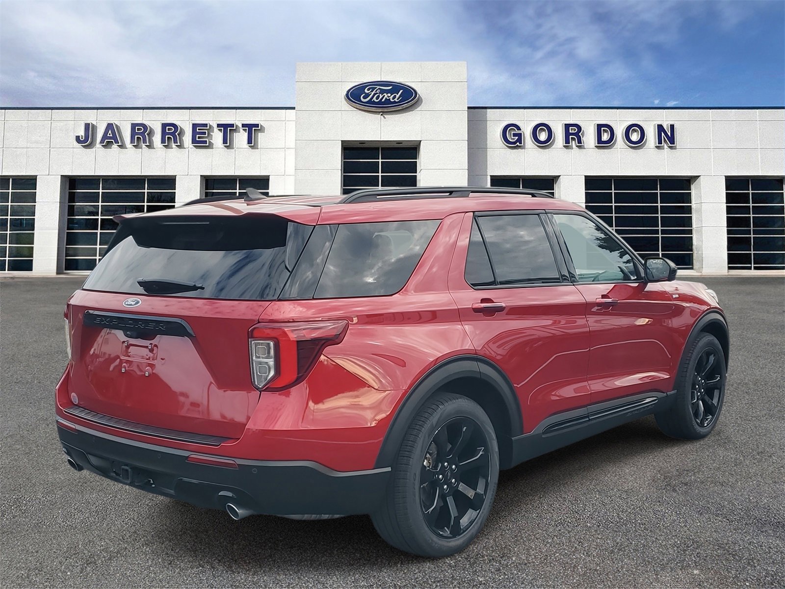 Certified 2023 Ford Explorer ST-Line w/ Class IV Trailer Tow Package image 3