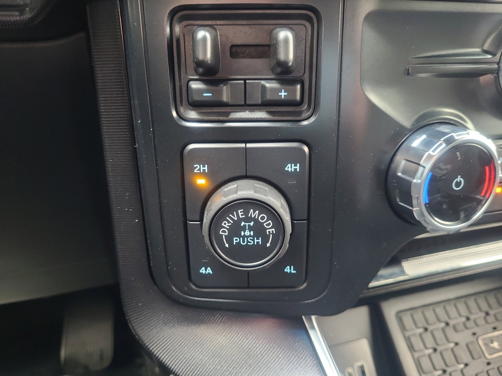 Certified 2025 Ford F150 Raptor w/ Equipment Group 803A Raptor R AWD/4WD image 36