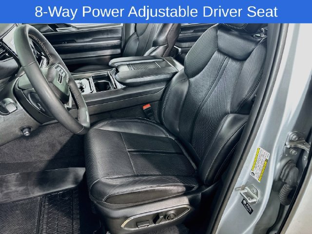 Used 2024 Jeep Wagoneer L Series II w/ Flexible Seating Group AWD/4WD image 27