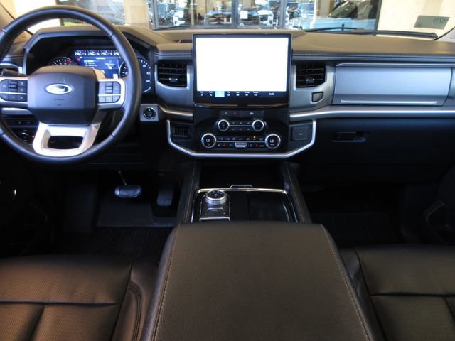 Certified 2024 Ford Expedition XLT RWD image 22
