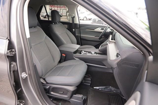 Certified 2025 Ford Explorer Active AWD/4WD image 27