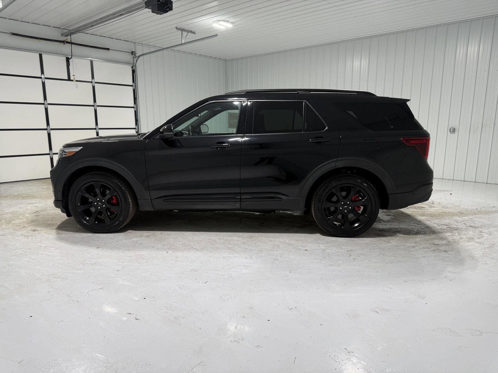 Certified 2022 Ford Explorer ST w/ Equipment Group 401A image 2