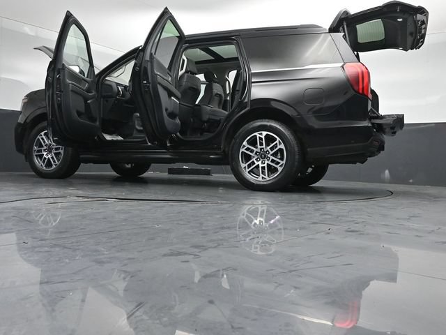 Certified 2025 Ford Expedition Active AWD/4WD image 58