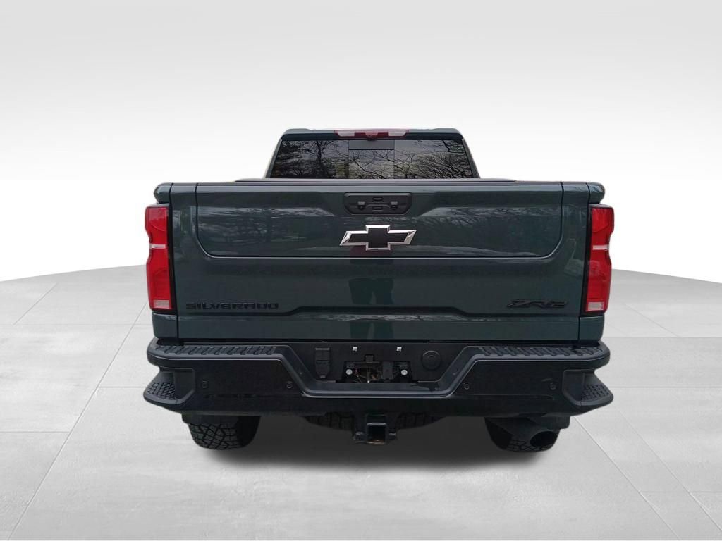 Used 2025 Chevrolet Silverado 2500 ZR2 w/ Technology Package image 5