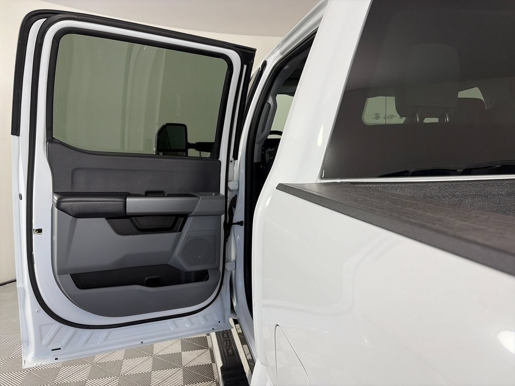 Certified 2025 Ford F250 XLT AWD/4WD image 12