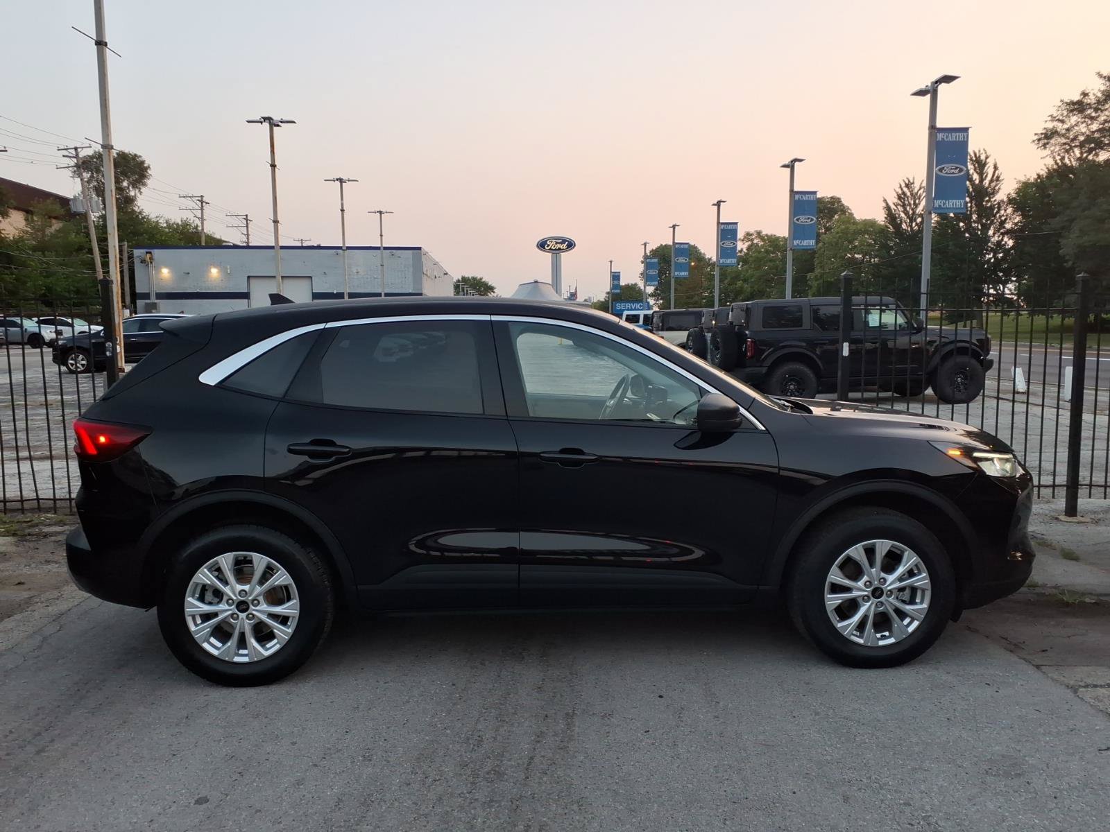 Certified 2024 Ford Escape Active w/ Tech Pack #1 AWD/4WD image 2