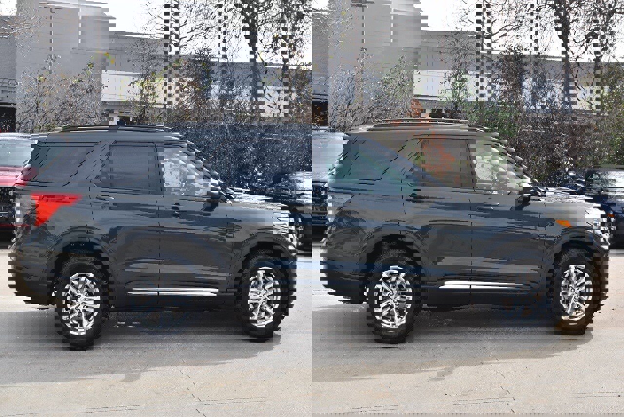 Certified 2023 Ford Explorer XLT w/ Equipment Group 202A image 10