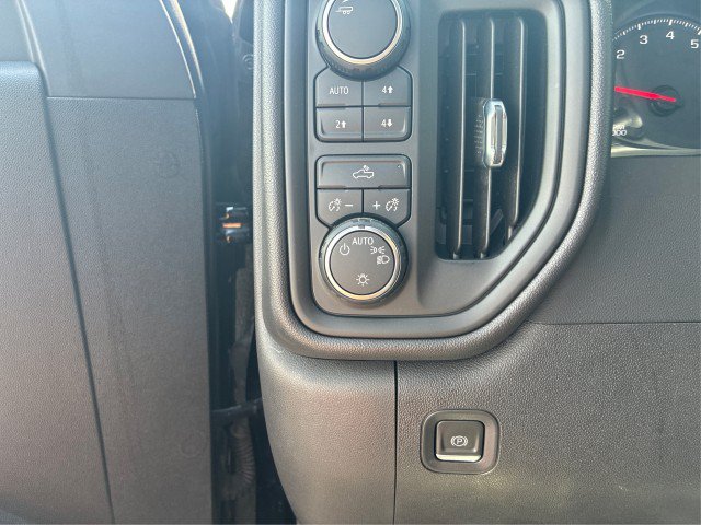 Used 2022 Chevrolet Silverado 1500 Custom Trail Boss w/ LPO, Dark Essentials Package AWD/4WD image 16