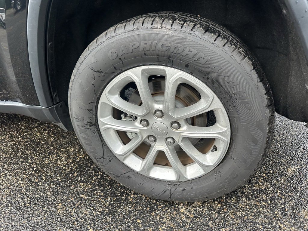 Used 2021 Jeep Grand Cherokee Laredo X image 32