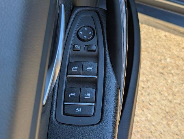 Used 2018 BMW 320i Sedan RWD image 16