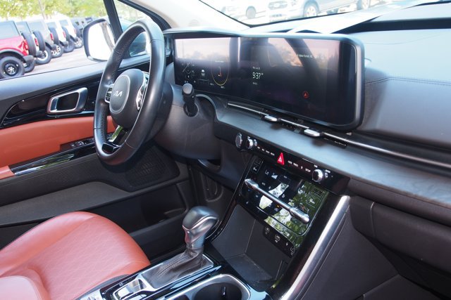 Used 2024 Kia Carnival SX FWD image 10