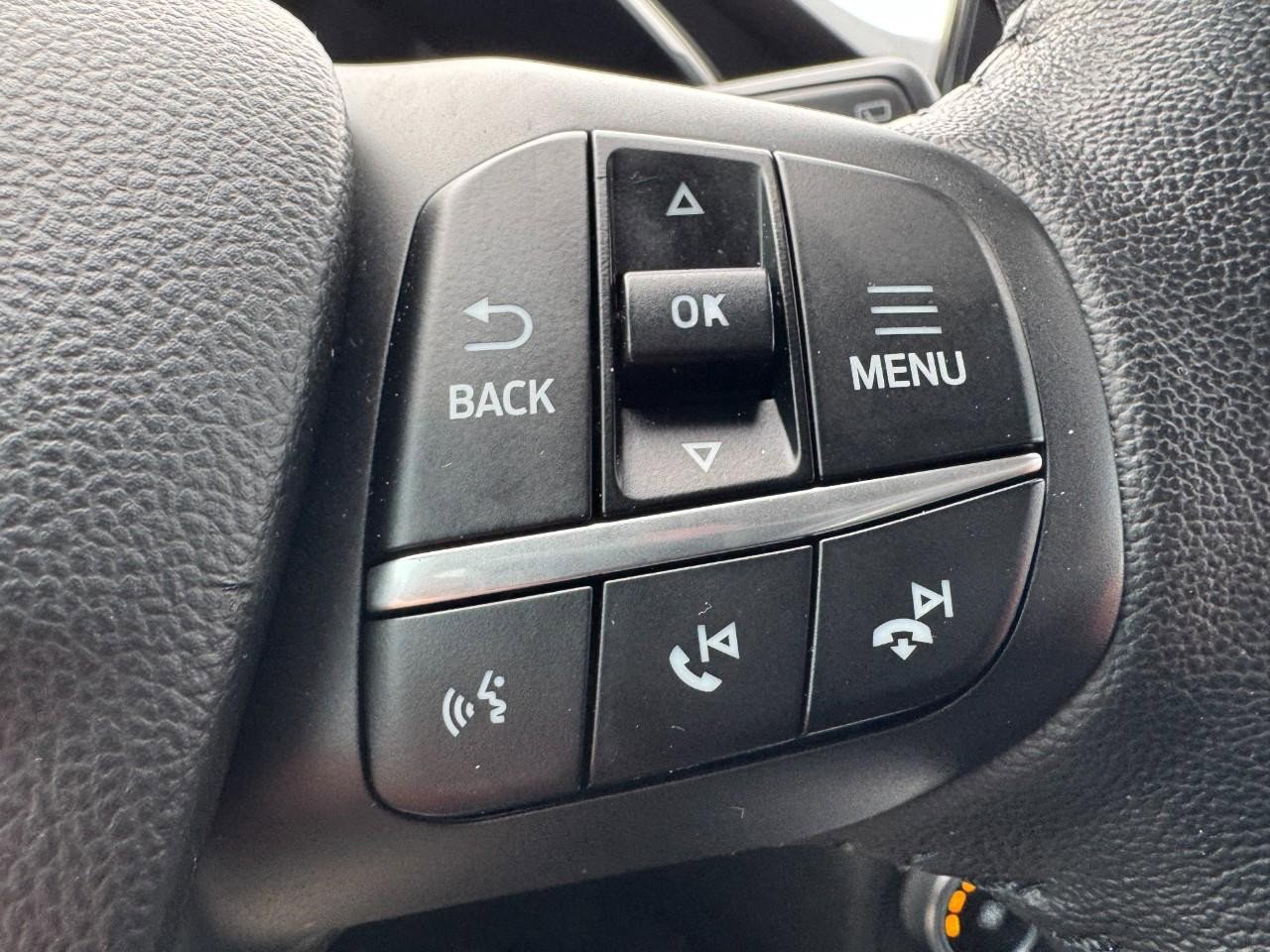 Certified 2020 Ford Escape SEL image 17