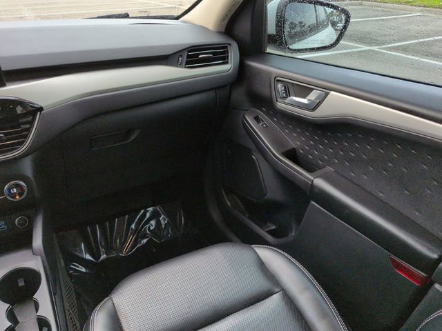 Certified 2020 Ford Escape SEL image 17