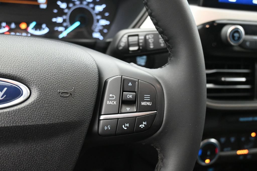 Certified 2022 Ford Escape SE w/ SE Sport Appearance Package FWD image 9