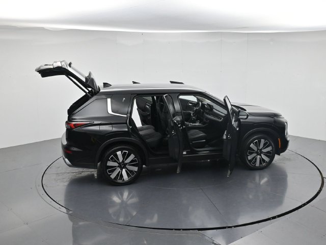 Used 2025 Mitsubishi Outlander SE FWD image 50