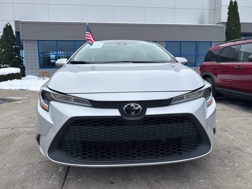 Used 2022 Toyota Corolla LE image 6