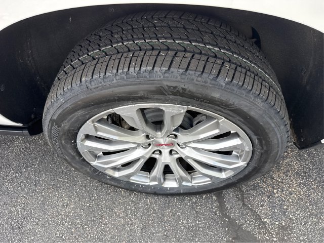 Used 2023 GMC Yukon XL Denali AWD/4WD image 18