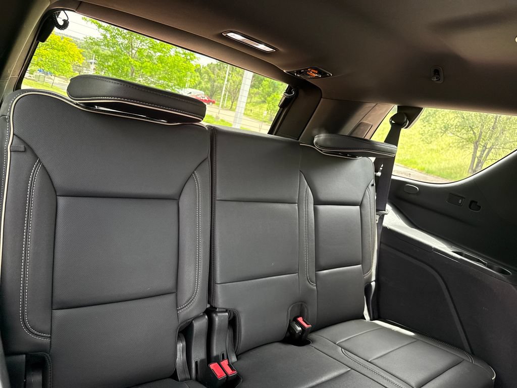 Used 2024 Chevrolet Tahoe Premier AWD/4WD image 23