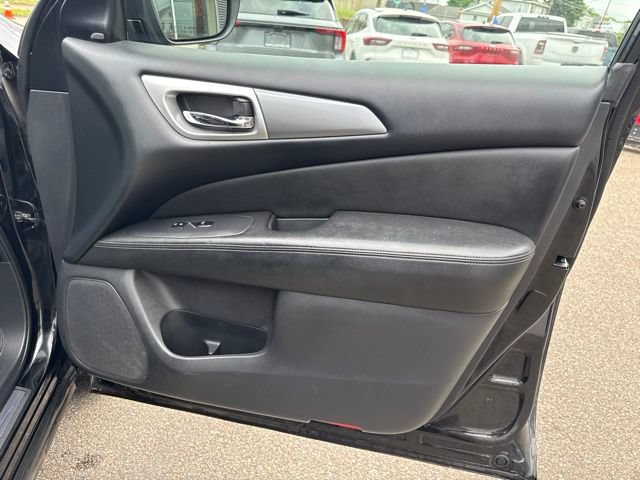 Used 2018 Nissan Pathfinder SL AWD/4WD image 32