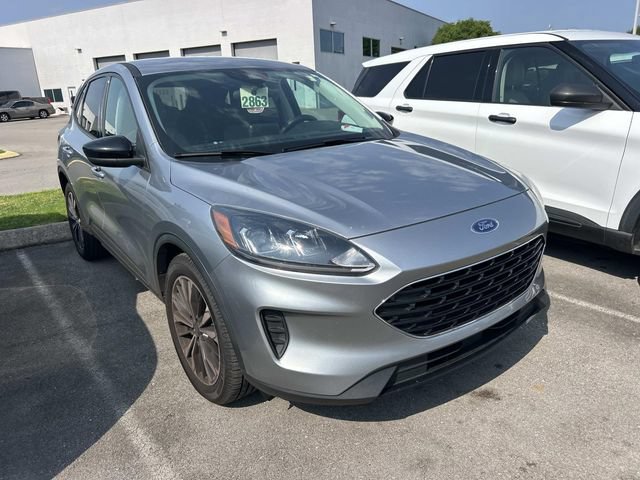 Certified 2022 Ford Escape SE w/ SE Sport Appearance Package FWD image 3