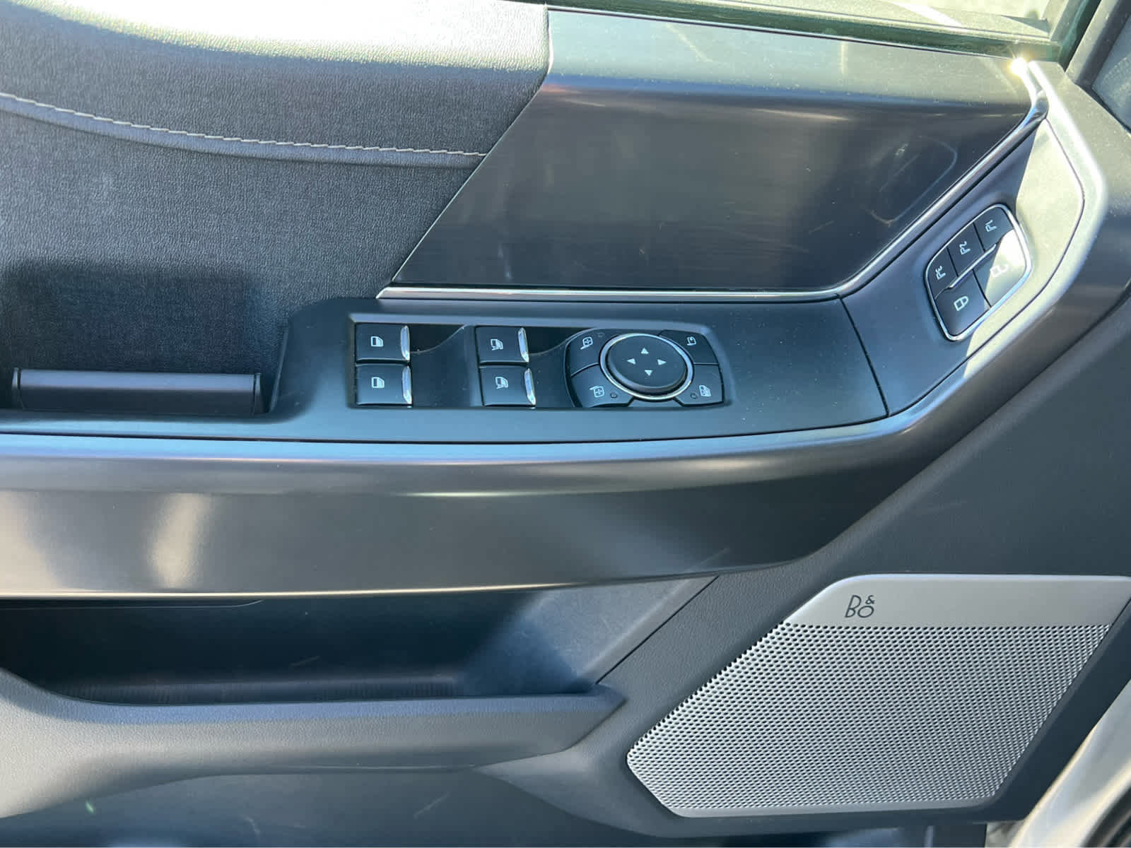 Certified 2025 Ford F150 Lariat image 30