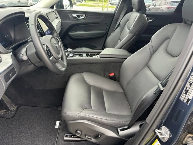 Used 2025 Volvo XC60 B5 Plus AWD/4WD image 19