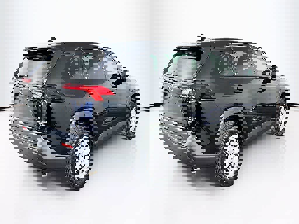 Used 2025 Toyota RAV4 LE image 5