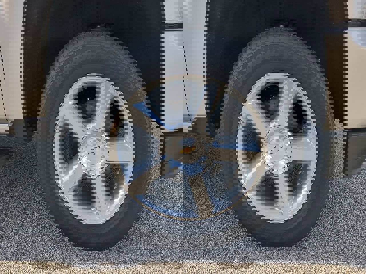 Used 2018 Chevrolet Silverado 1500 Custom w/ Custom Value Package image 9