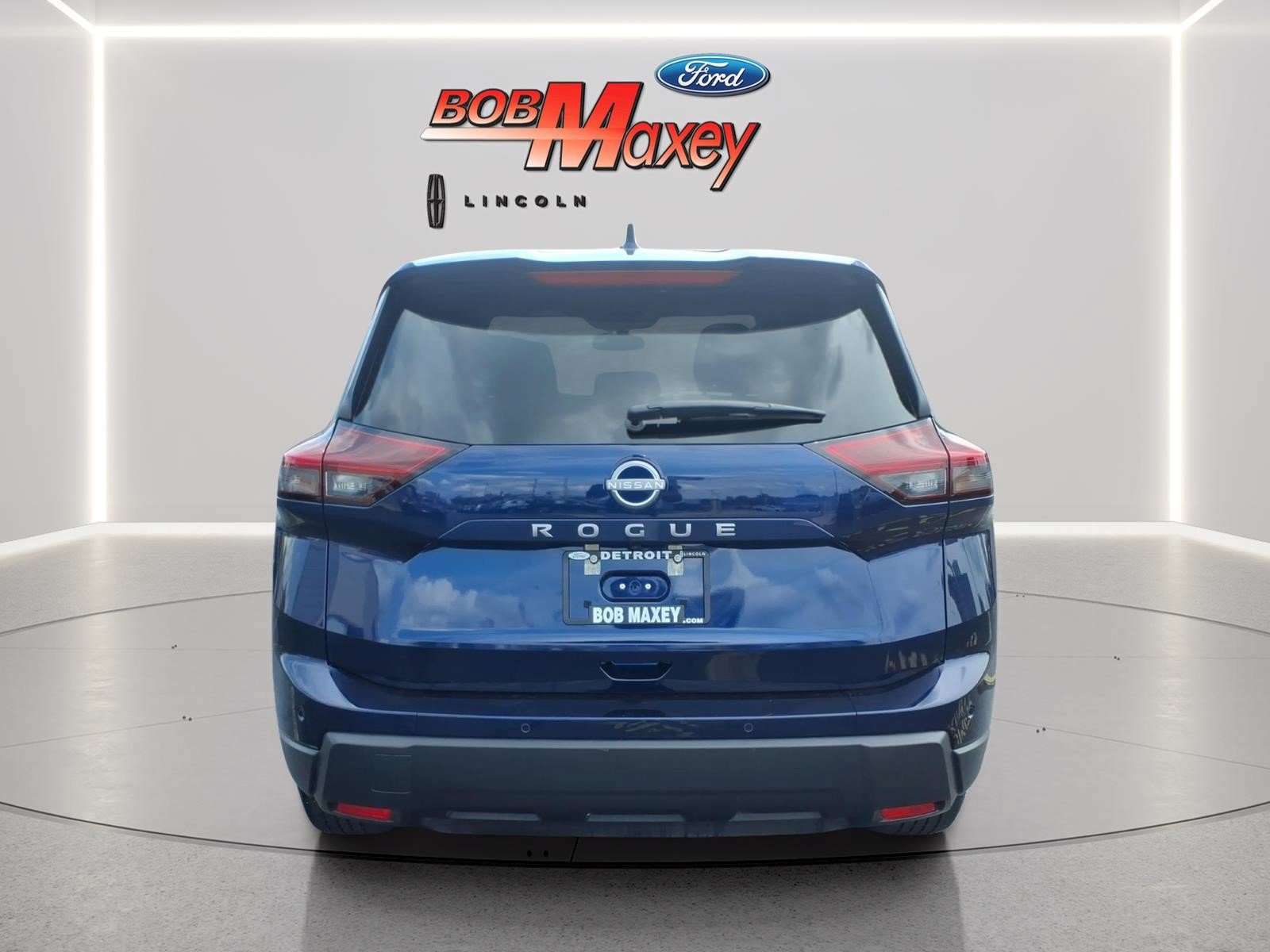 Used 2026 Nissan Rogue SV FWD image 5