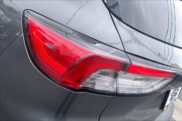 Certified 2022 Ford Escape SE w/ SE Sport Appearance Package image 29