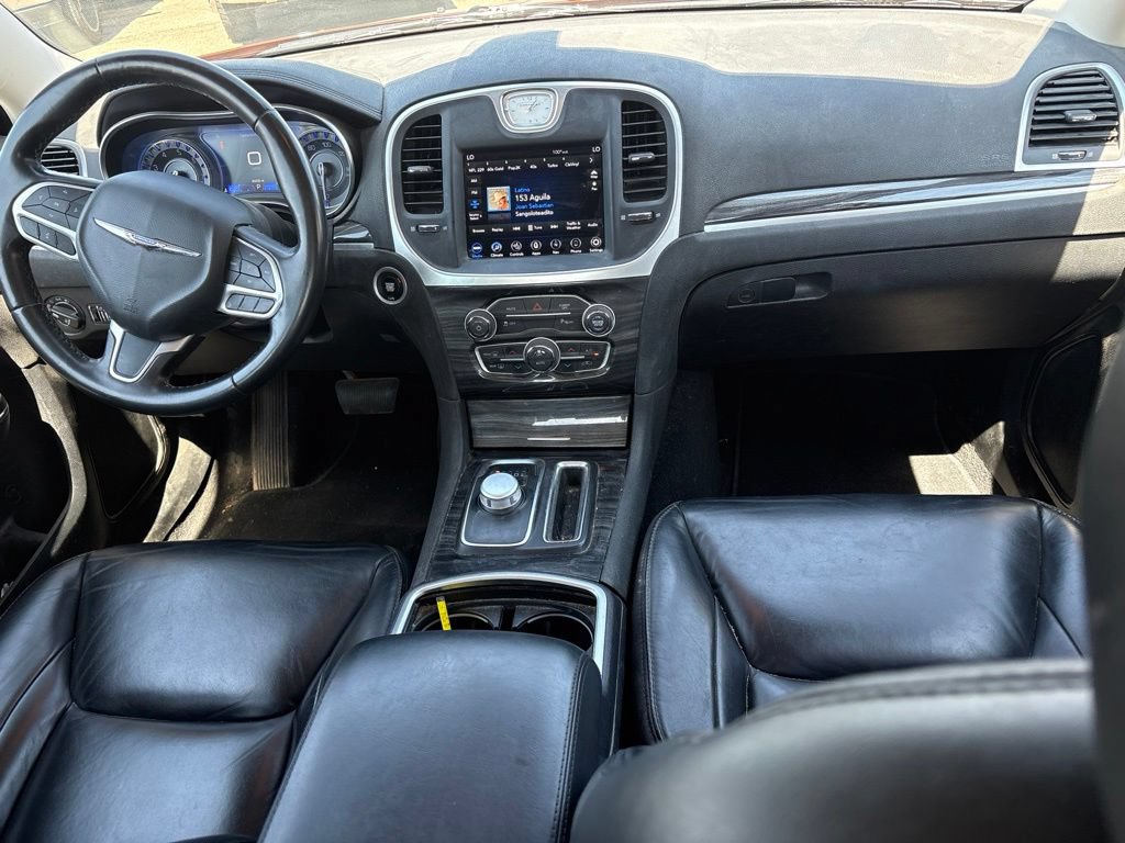 Used 2020 Chrysler 300 Touring L w/ 300 Premium Group RWD image 10
