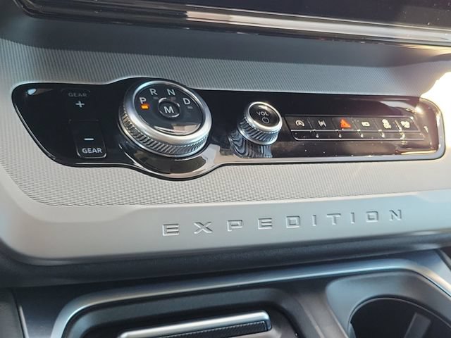 Certified 2025 Ford Expedition Max Active RWD image 31